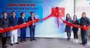 Các đại biểu dự cắt băng khánh thành xóm kinh doanh không dùng tiền mặt tại xóm số 9, xã Cổ Lũng (29-01-2024)